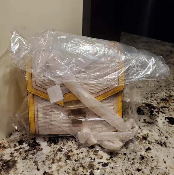 Tory Burch crossbody💛🎀 - Picture 12 of 14